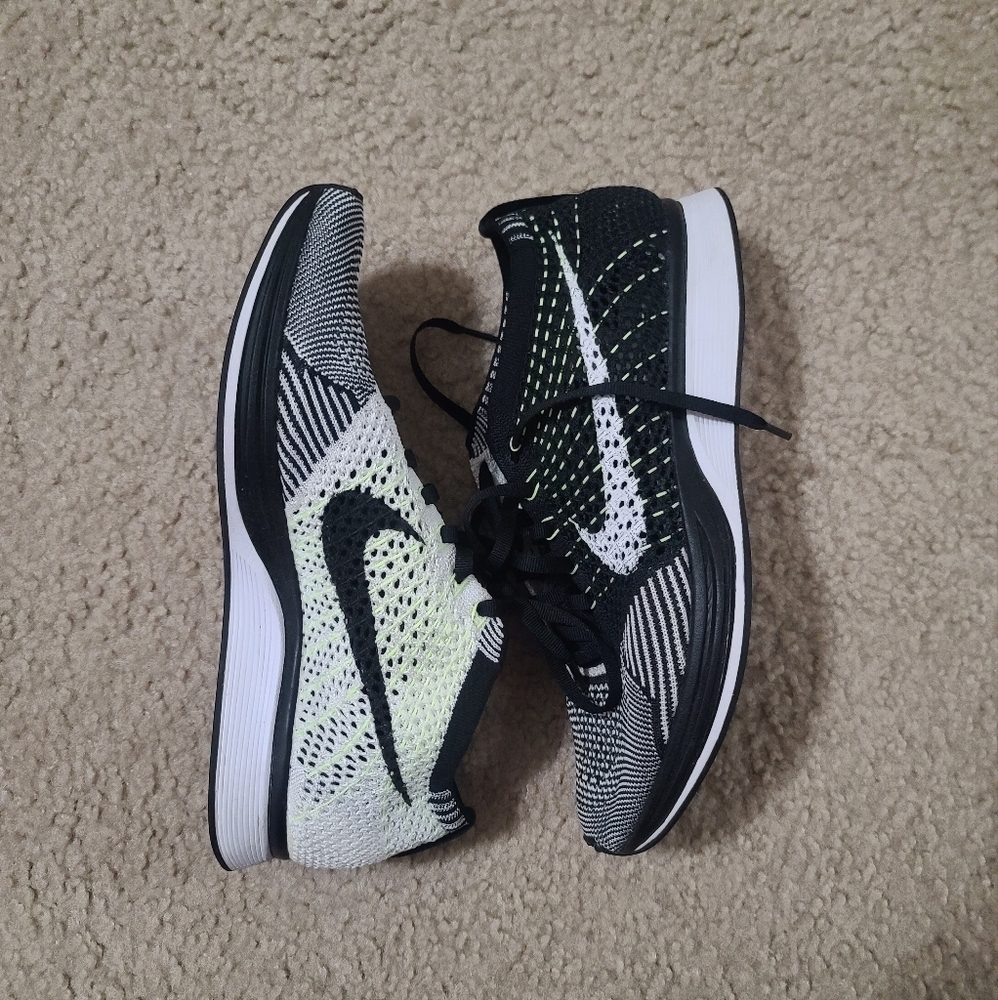Nike Flyknit Racer "Volt"